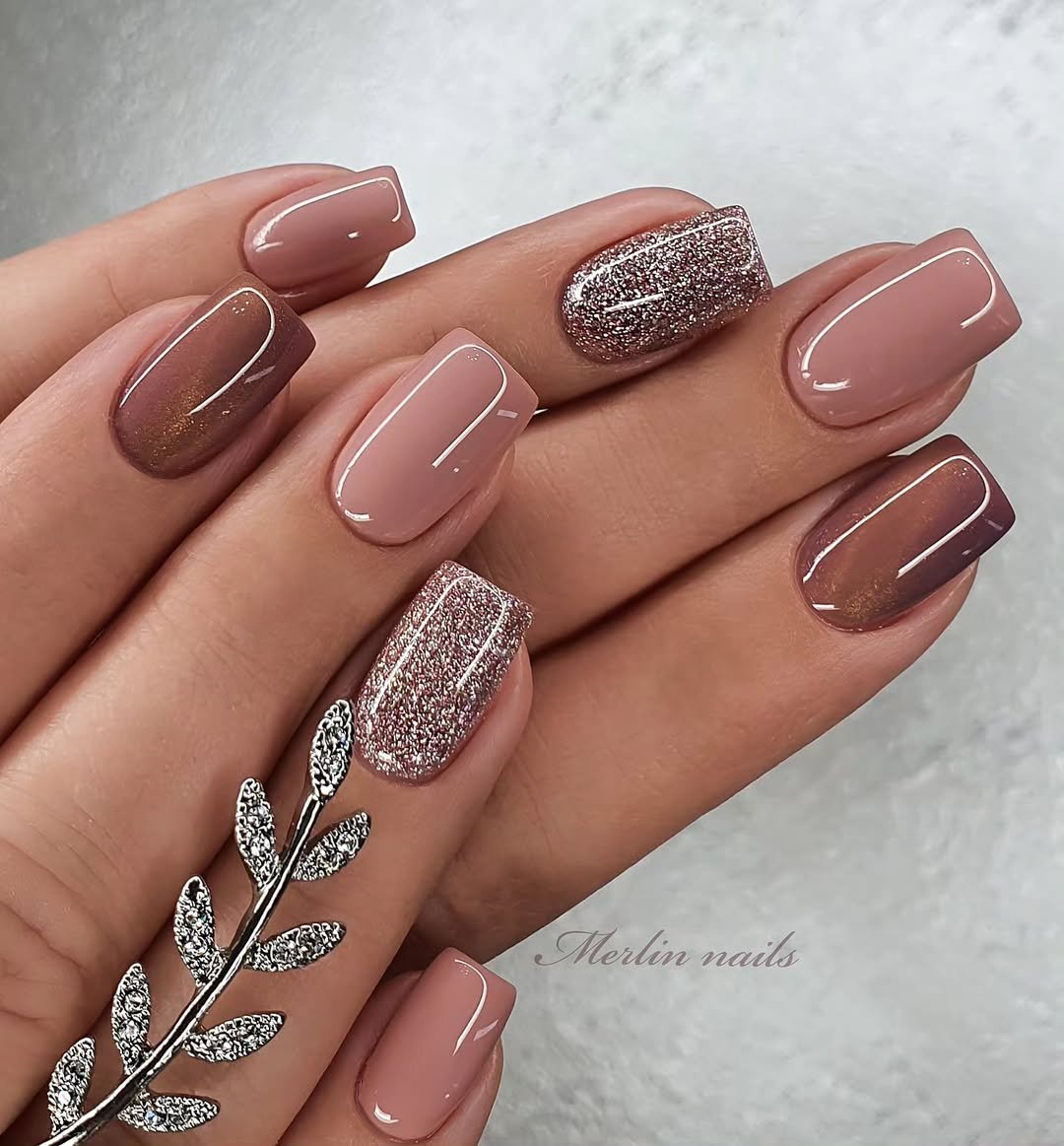 25+ Gorgeous Women Winter Nail Designs That Drip with Cold-Weather Glam